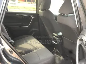 Toyota RAV4 LE FWD 2020 Gray