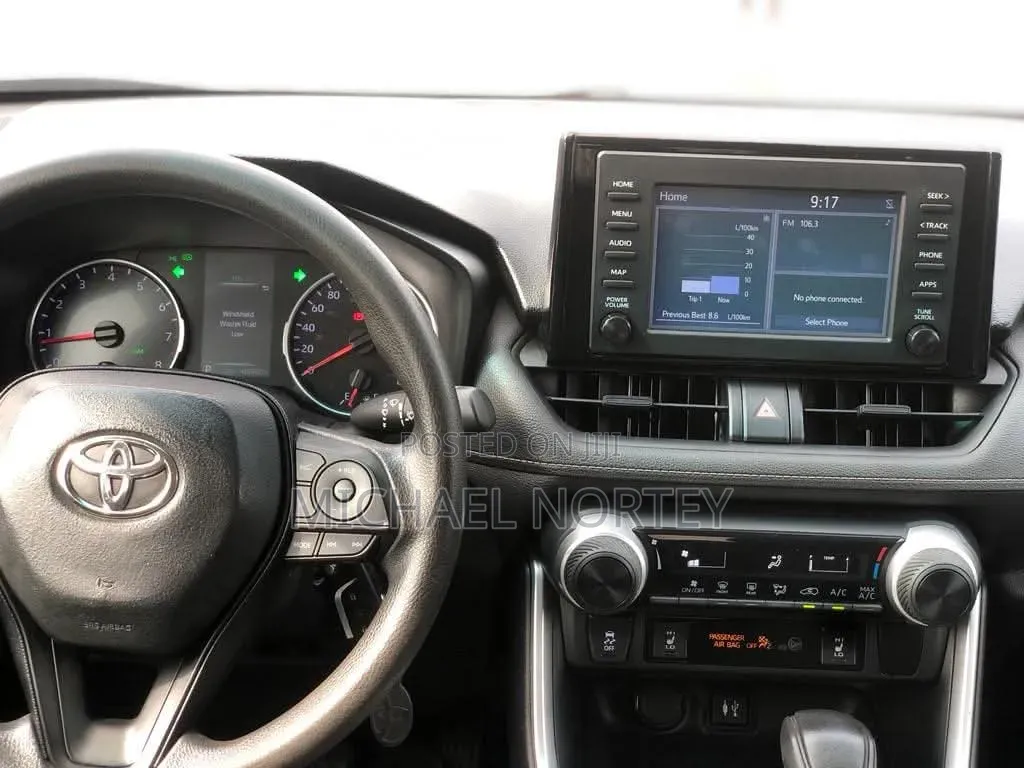 Toyota RAV4 LE FWD 2020 Gray