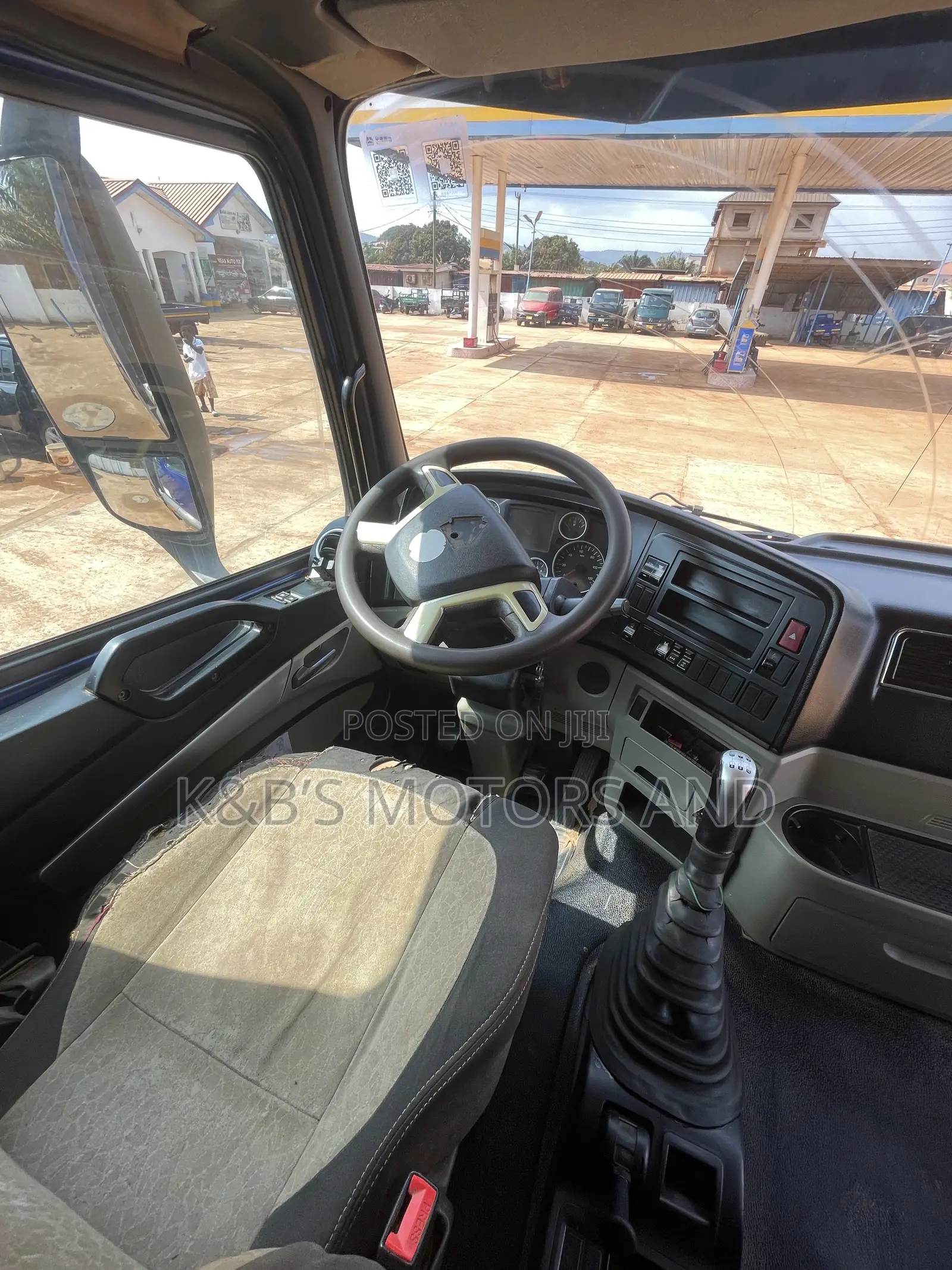 Sinotrak Howo NX 400