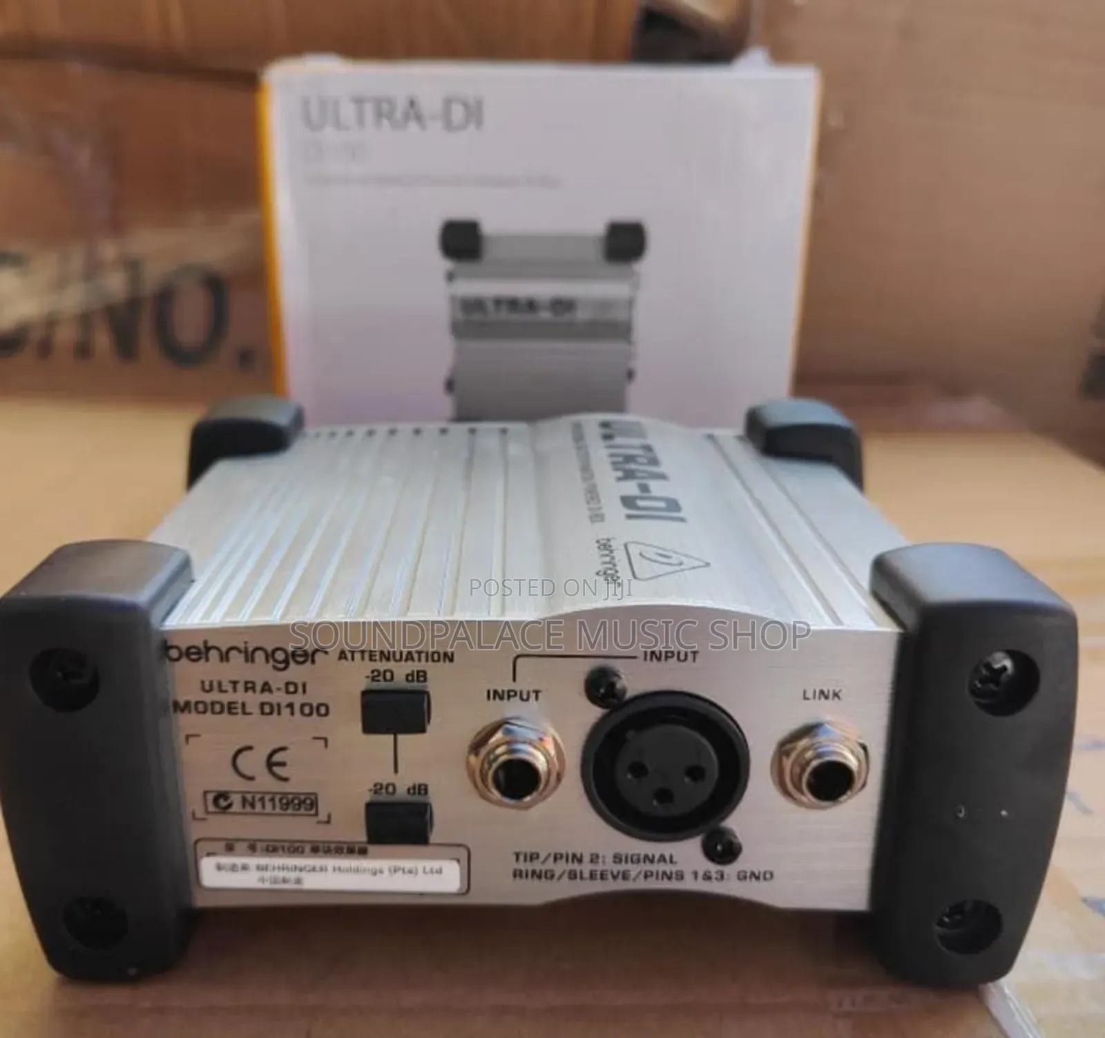 Behringer Ultra-Di DI100 Active Direct Injection (DI) Box