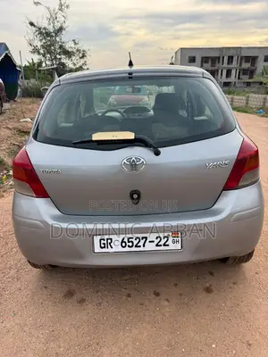 Toyota Yaris 2010 Silver