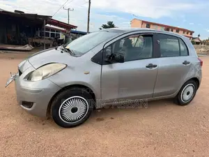 Toyota Yaris 2010 Silver