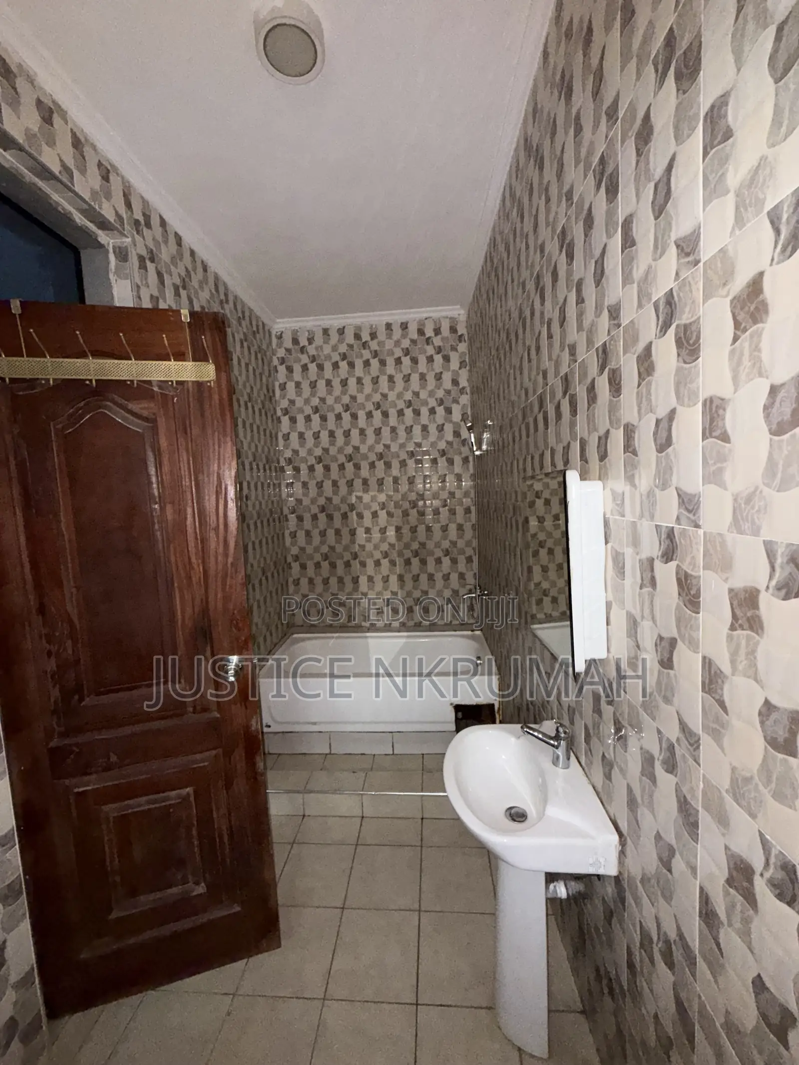 2bdrm Apartment in Mr. Justice Estate, Old Barrier for rent