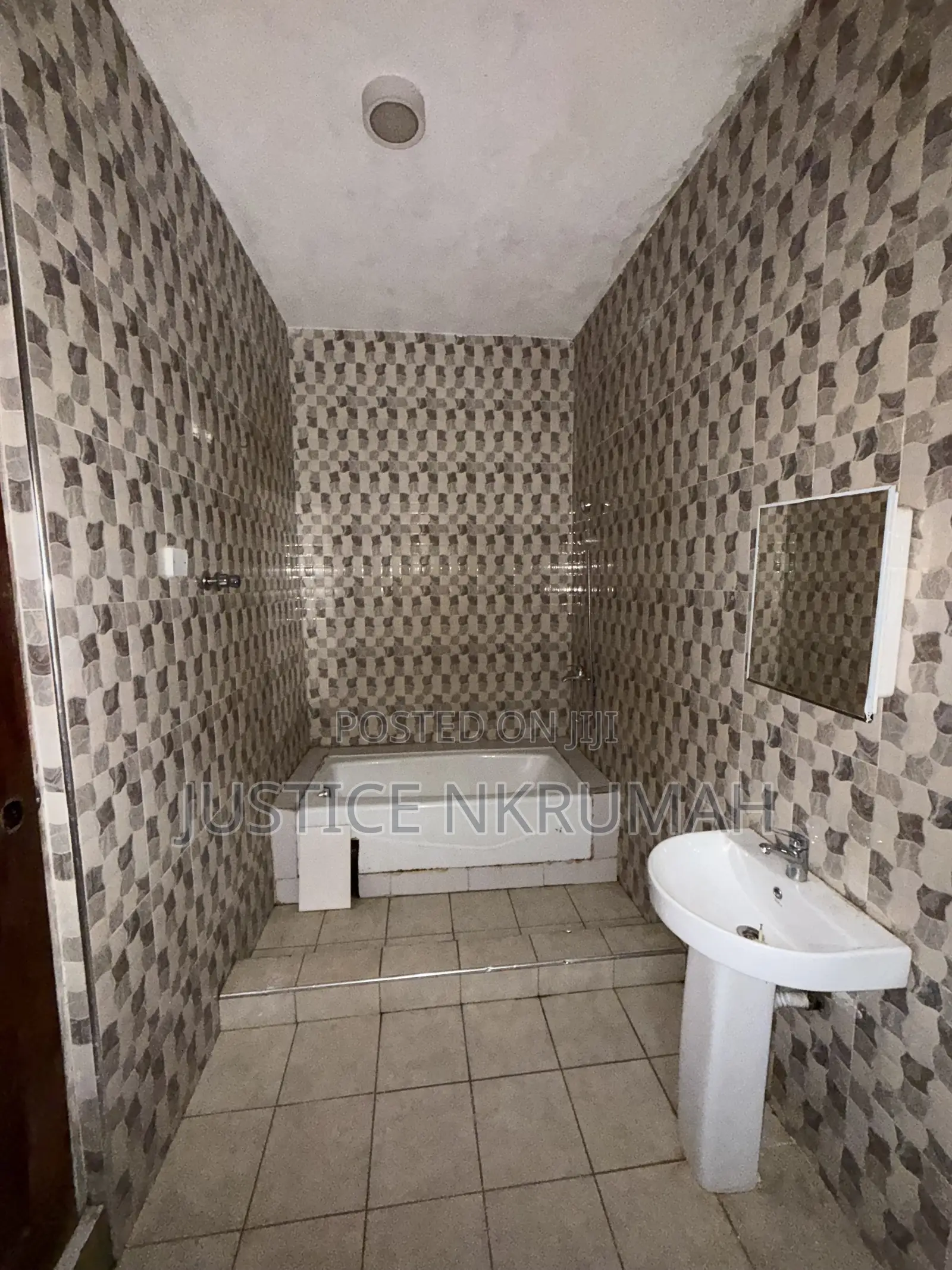 2bdrm Apartment in Mr. Justice Estate, Old Barrier for rent