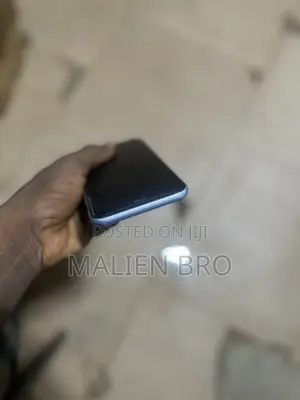 New Apple iPhone XR 64 GB Blue