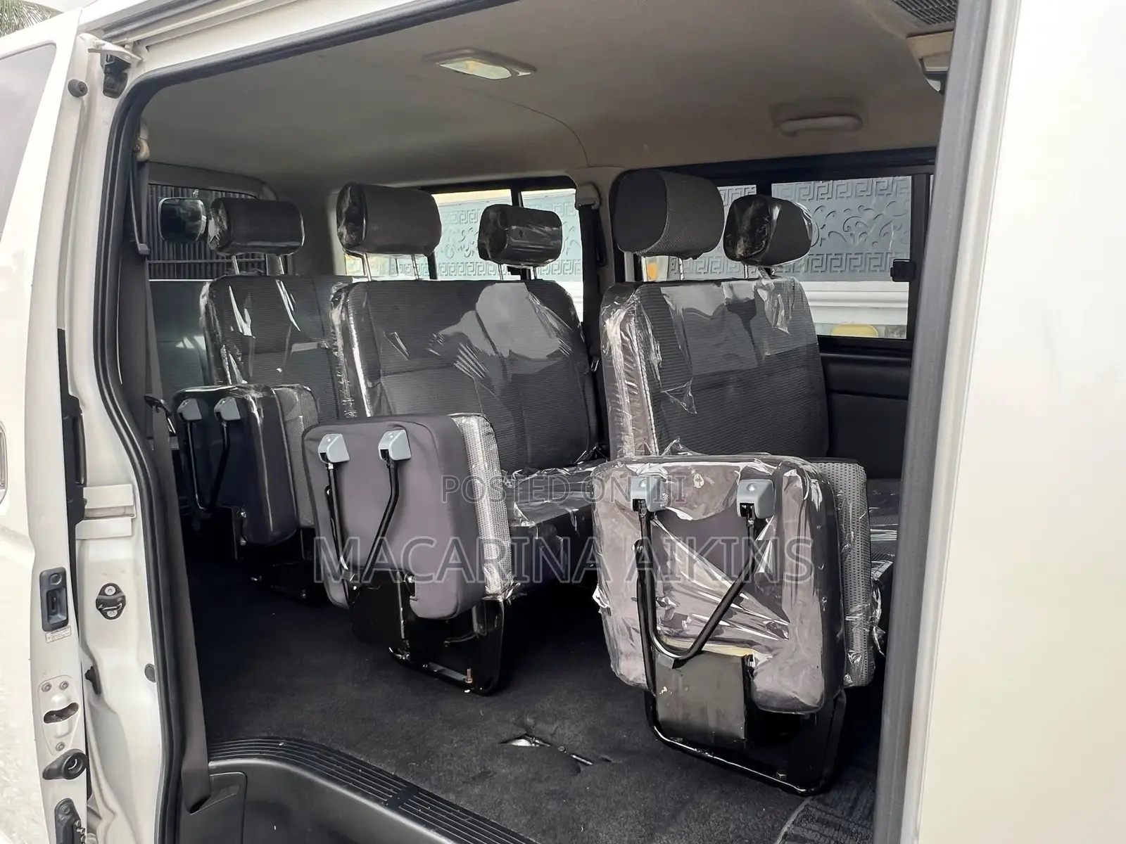 Toyota Grand HiAce 2002 White