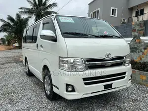 Toyota Grand HiAce 2002 White