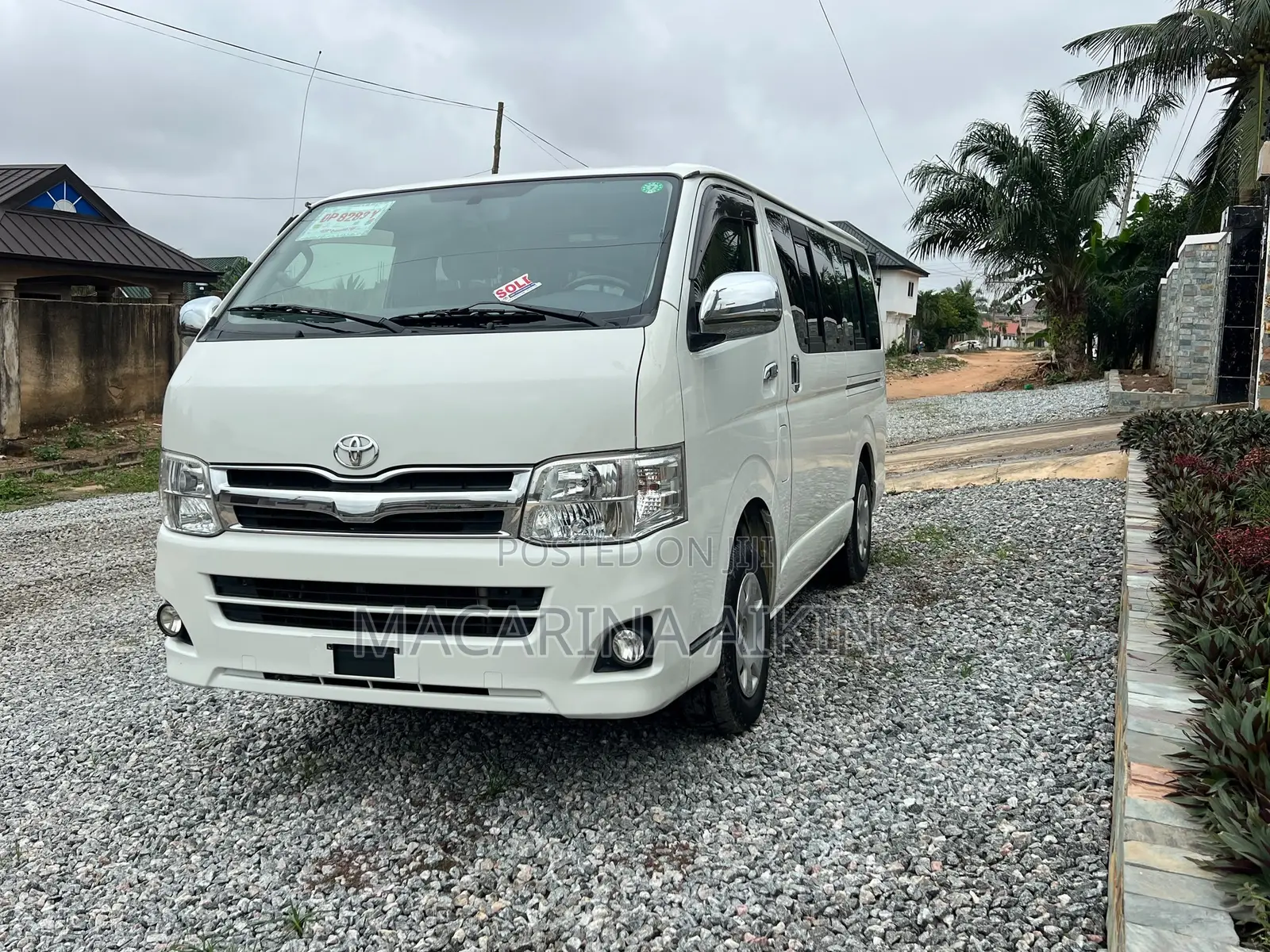 Toyota Grand HiAce 2002 White