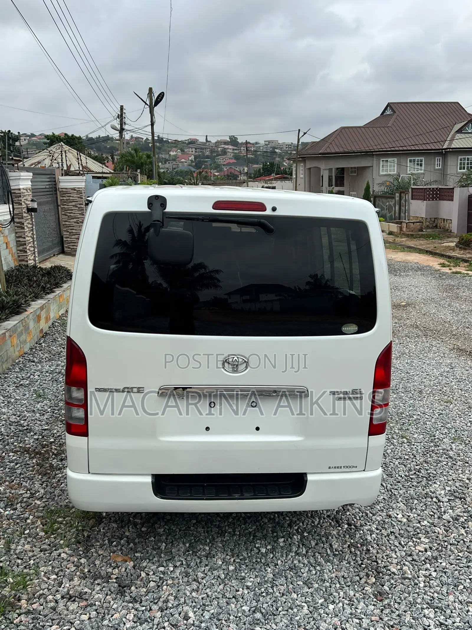 Toyota Grand HiAce 2002 White