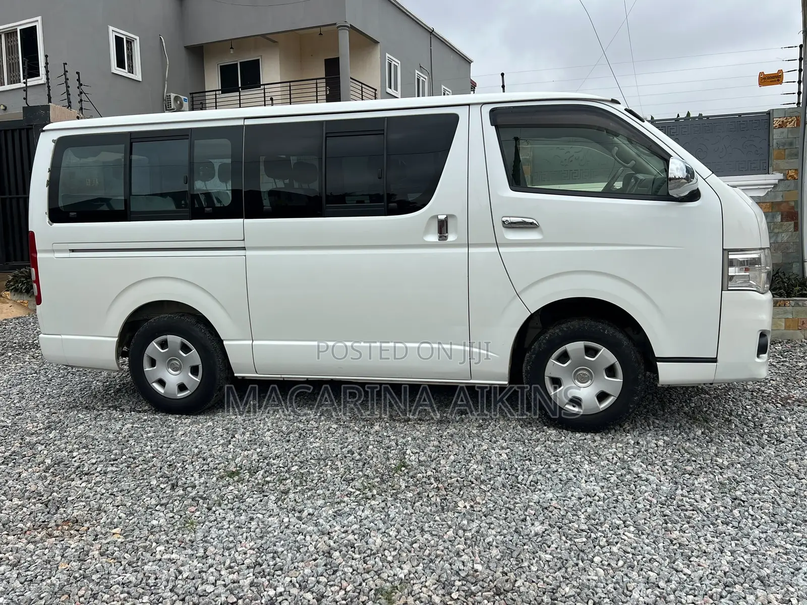 Toyota Grand HiAce 2002 White