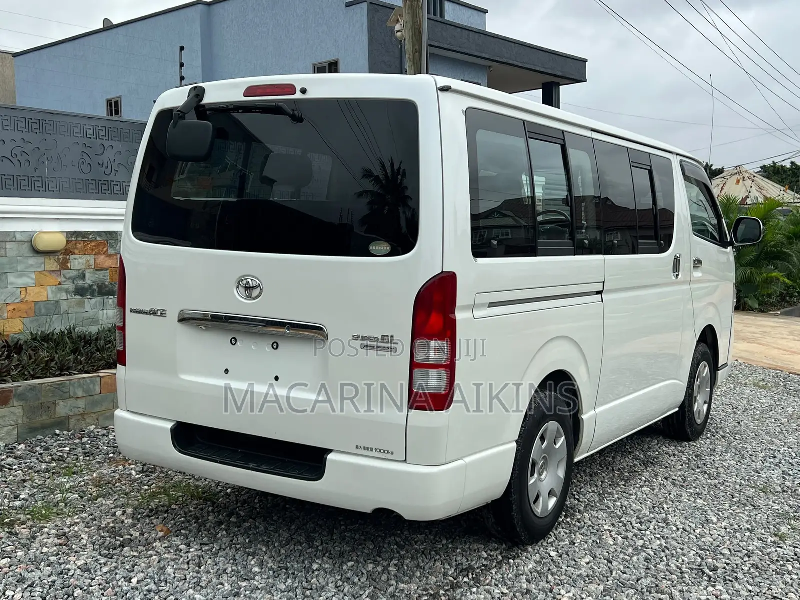 Toyota Grand HiAce 2002 White