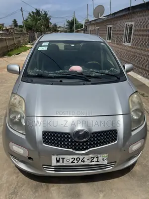 Toyota Vitz 1.5 FWD 5dr 2008 Gray