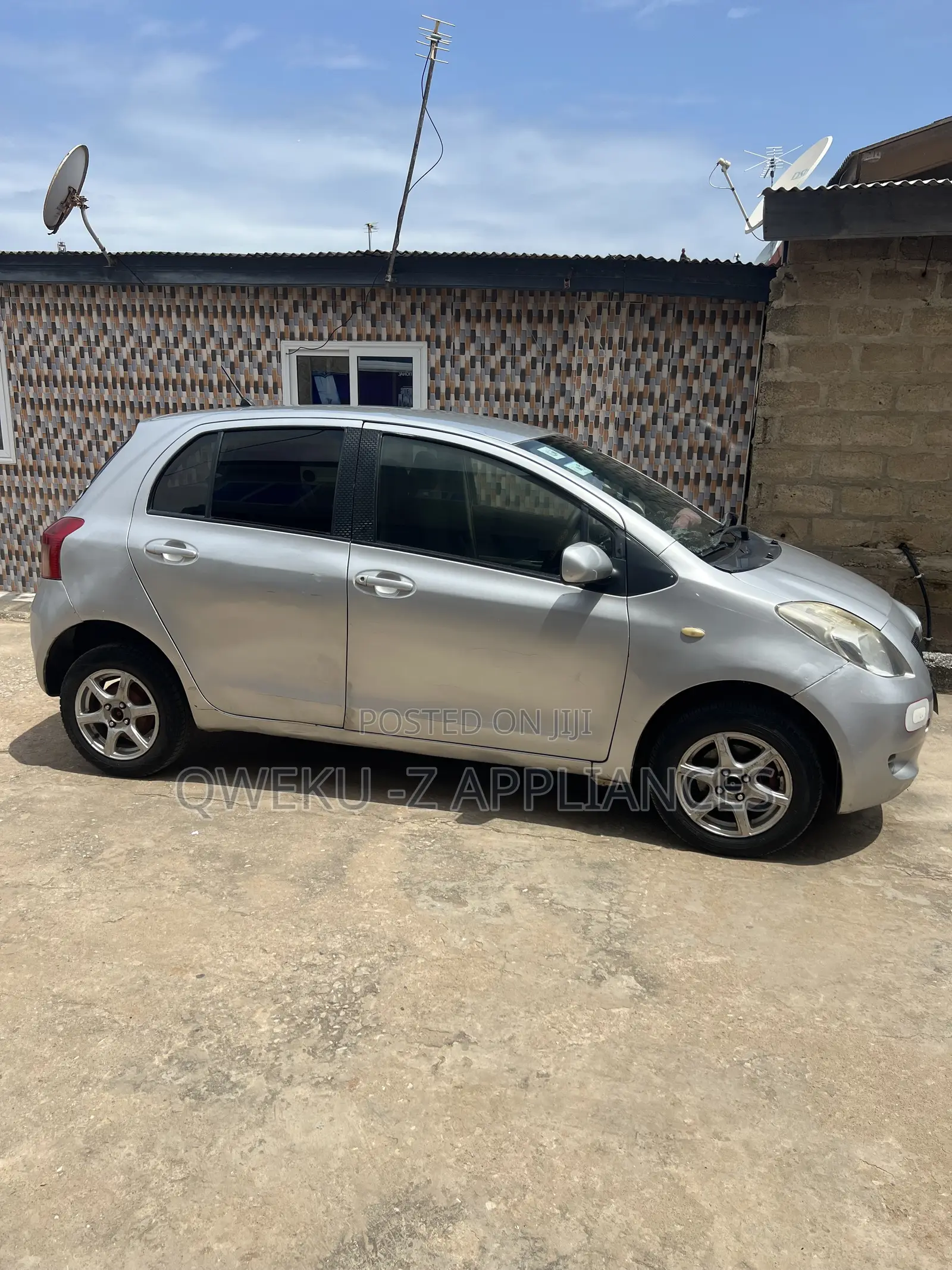 Toyota Vitz 1.5 FWD 5dr 2008 Gray