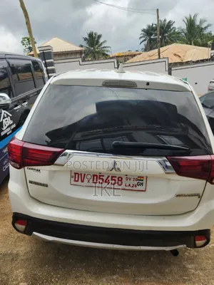 Mitsubishi Outlander Sport SE 2.4 2018 White