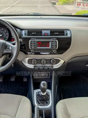 Kia Rio LX 4dr Sedan (1.6L 4cyl 6M) 2017 White