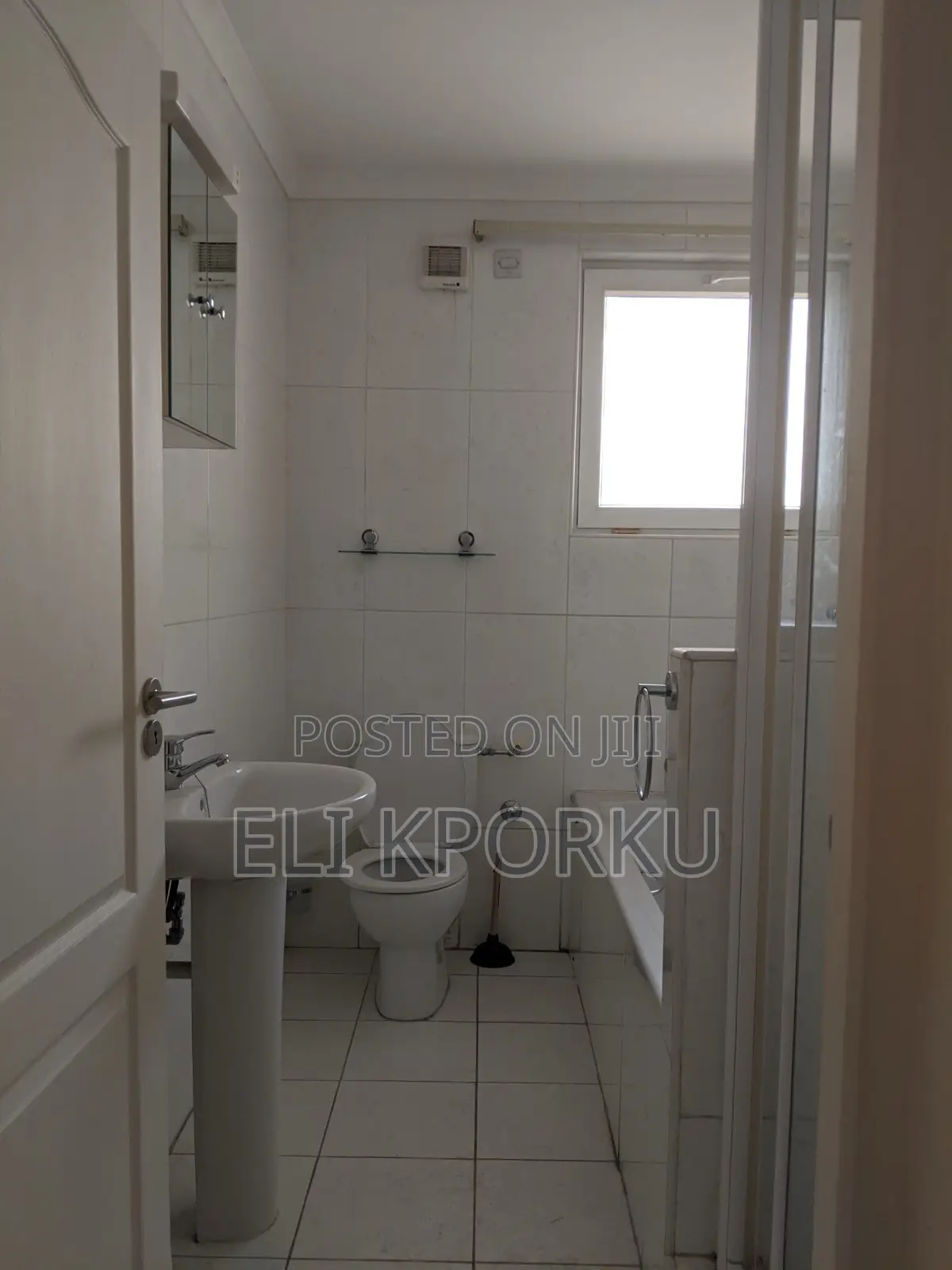3bdrm Apartment in Palm Court, Airport Residential Area for sale