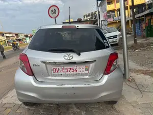 Toyota Vitz 1.3 AWD 5dr 2012 Silver