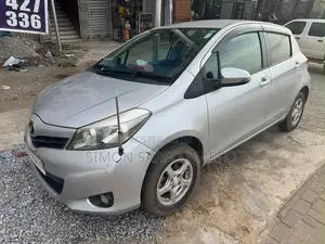 Toyota Vitz 1.3 AWD 5dr 2012 Silver