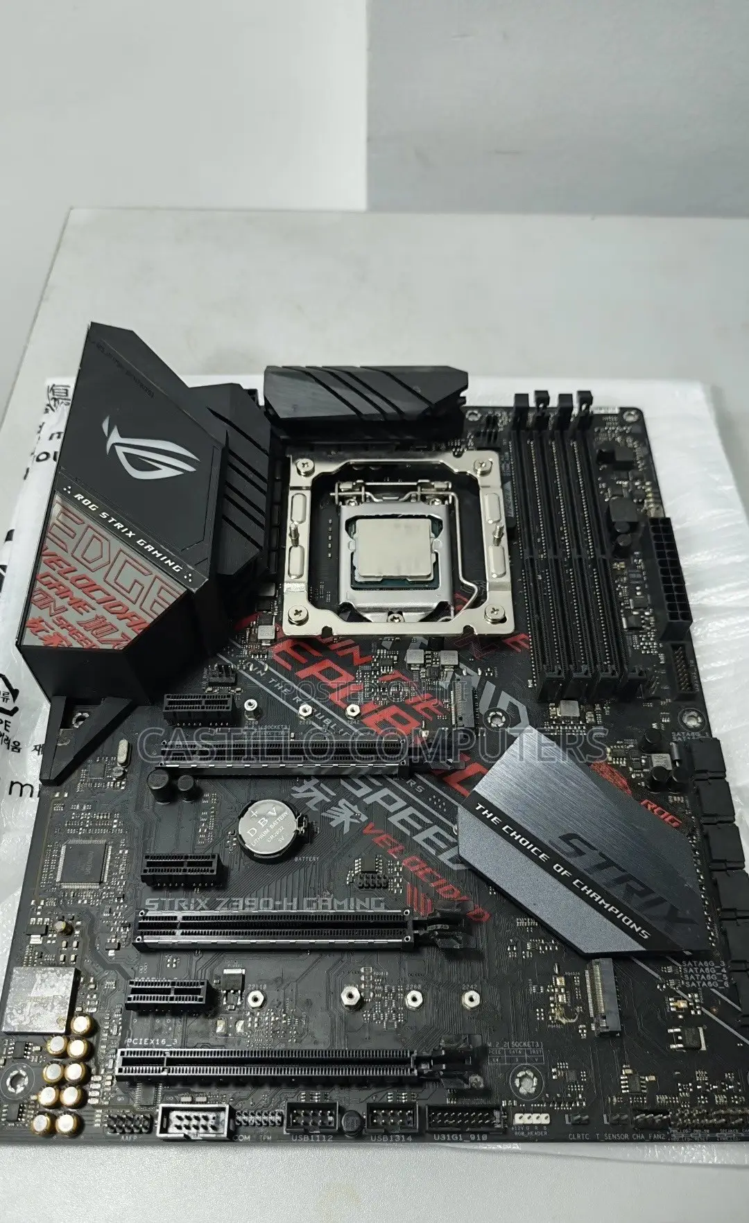 ASUS Strix Z390h + (I7)