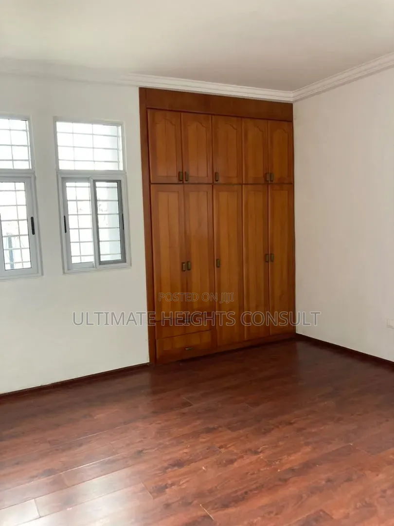 6bdrm House in Achimota, Mile 7 for rent