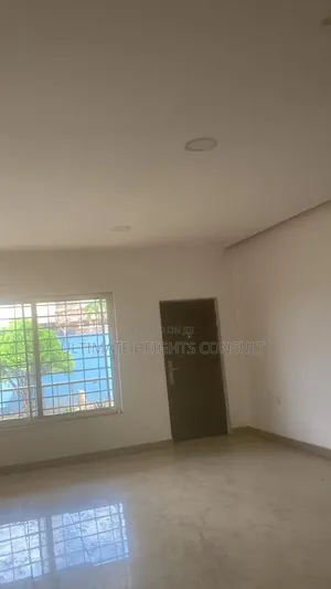 6bdrm House in Achimota, Mile 7 for rent