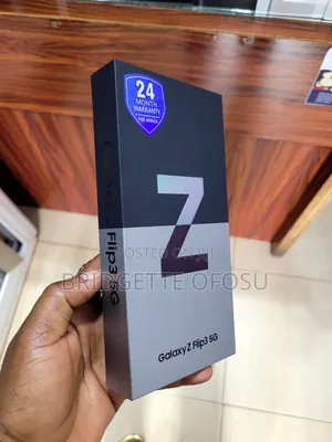 New Samsung Galaxy Z Flip3 5G 128 GB Black