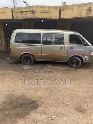 Kia Pregio 2000 Silver