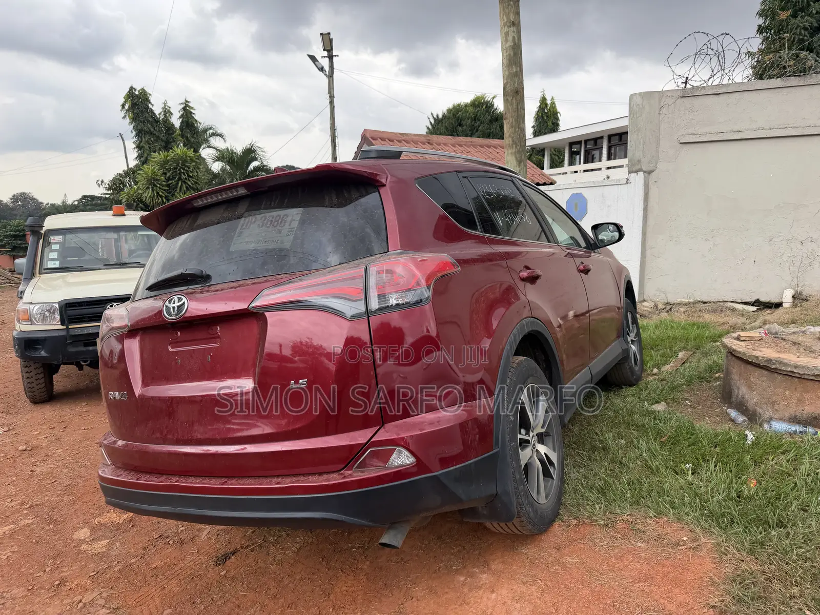 Toyota RAV4 LE 4dr SUV (2.5L 4cyl 6A) 2018 Red