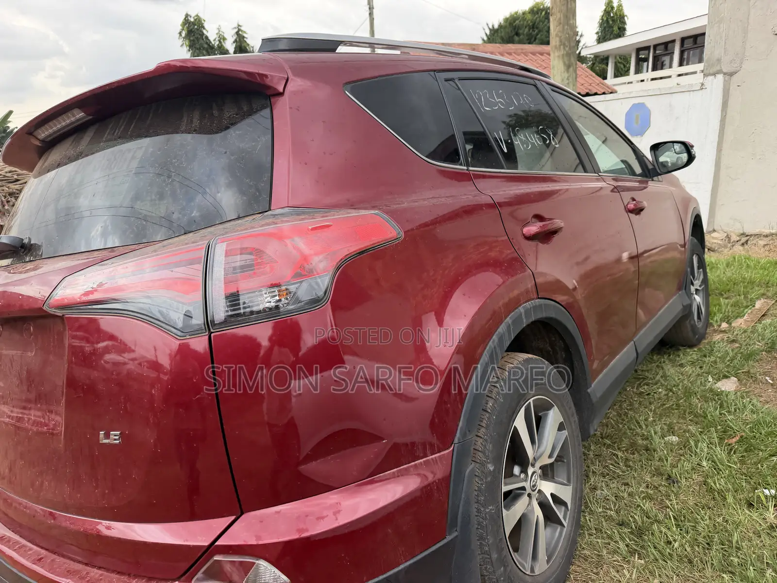 Toyota RAV4 LE 4dr SUV (2.5L 4cyl 6A) 2018 Red