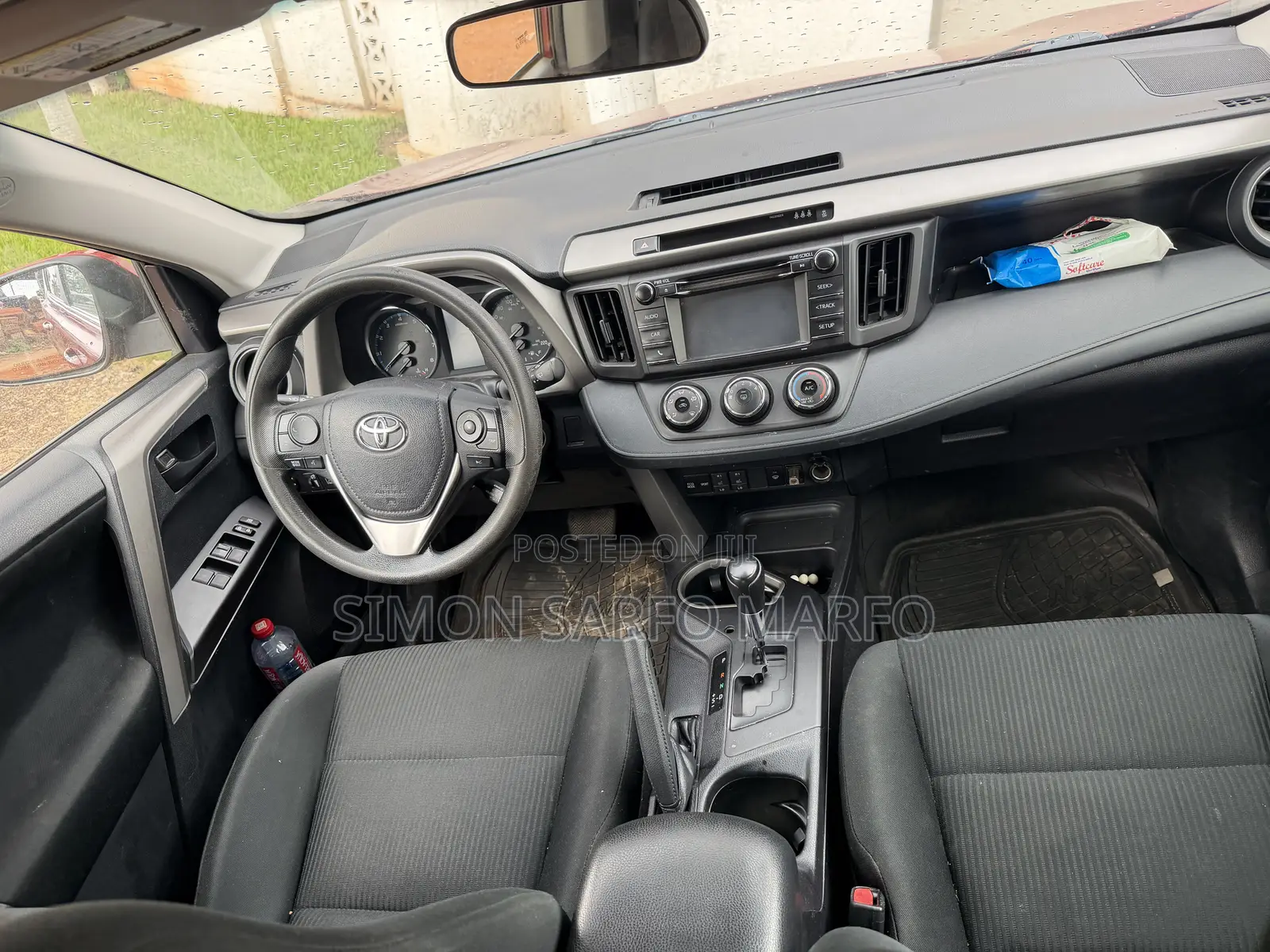 Toyota RAV4 LE 4dr SUV (2.5L 4cyl 6A) 2018 Red