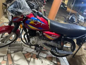 Bajaj Boxer 125 2025 Red