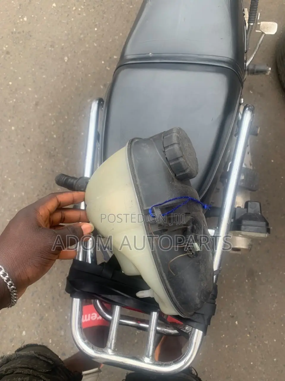Mercedes Benz S Class Reservoir Bottle Tank