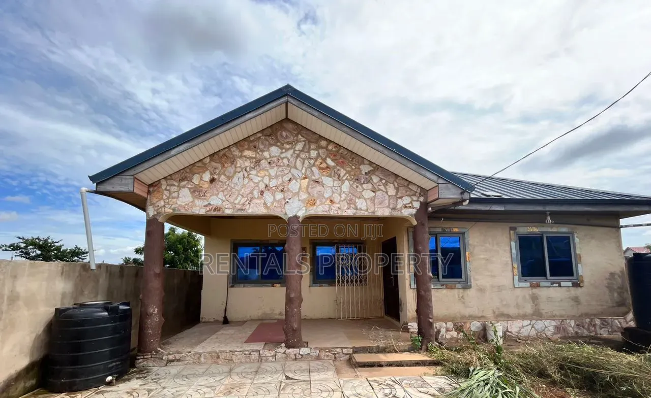 3bdrm House in Oyibi, Sasaabi for rent