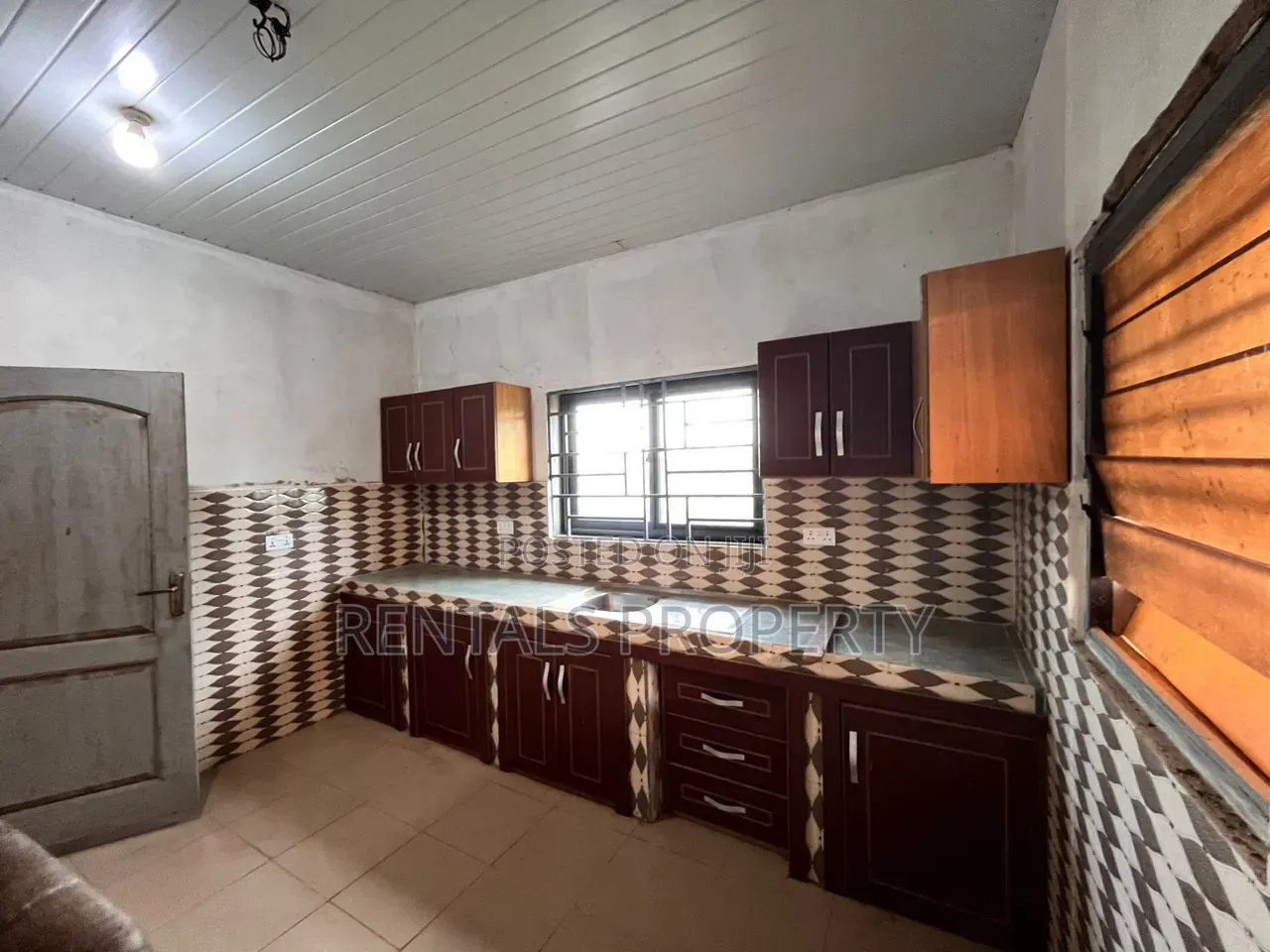3bdrm House in Oyibi, Sasaabi for rent