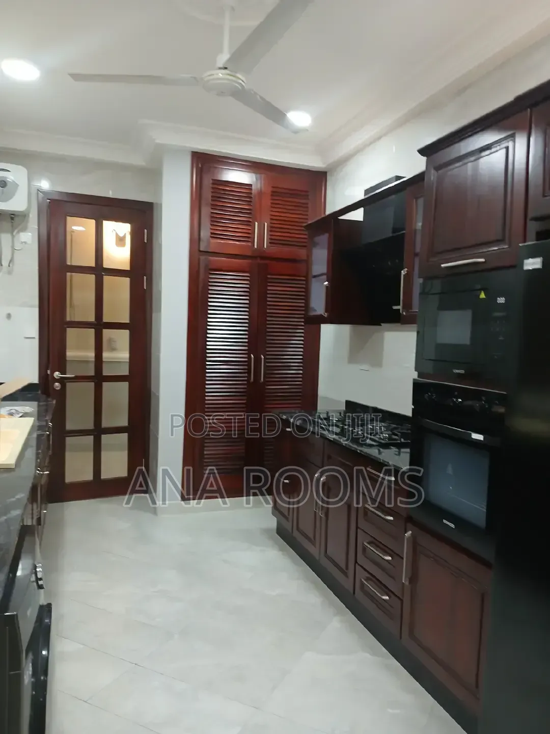 3bdrm Apartment in Community 11, Tema Metropolitan for rent