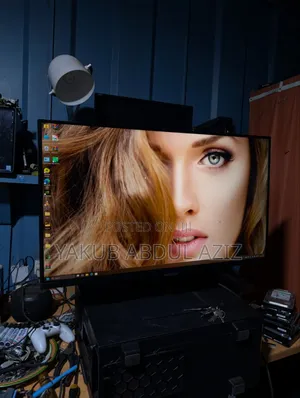 Samsung Smart M70D Edgeless Monitor