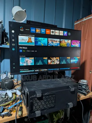 Samsung Smart M70D Edgeless Monitor