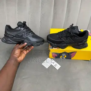 New Balance 9060 "Triple Black" Sneakers Available (Loc:Adum Kumasi)