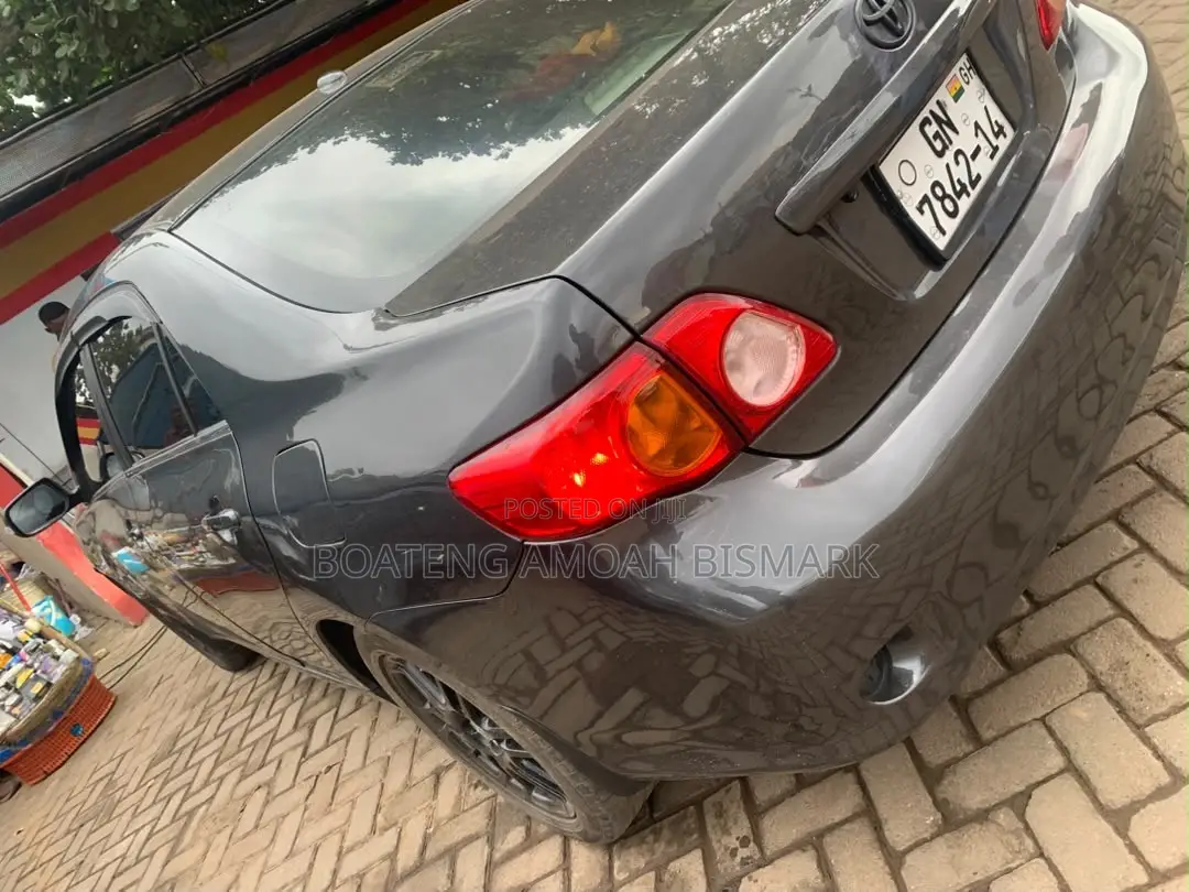 Toyota Corolla 2010 Gray