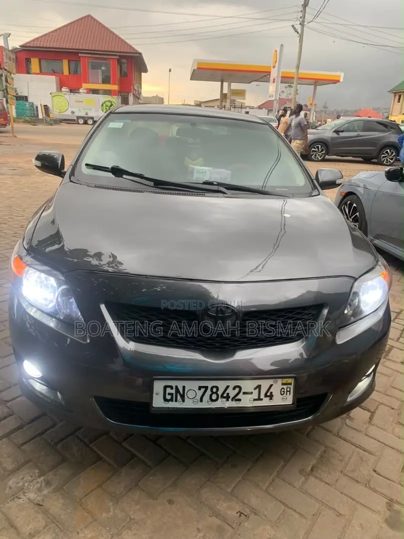 Toyota Corolla 2010 Gray