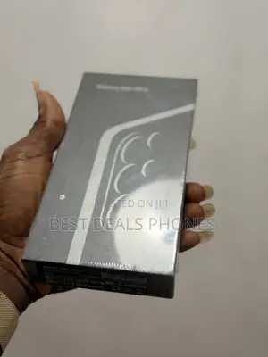 New Samsung Galaxy S26 Ultra 5G 256 GB Gold