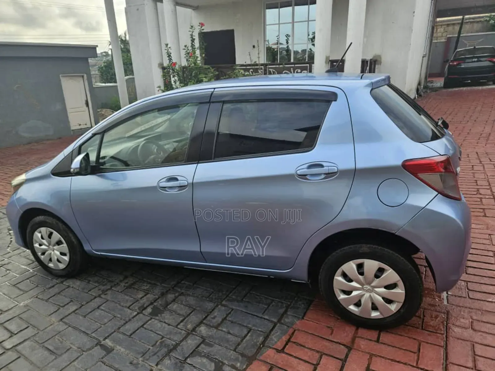 Toyota Vitz 2012 Blue