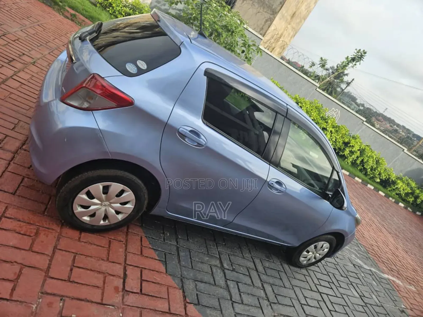 Toyota Vitz 2012 Blue