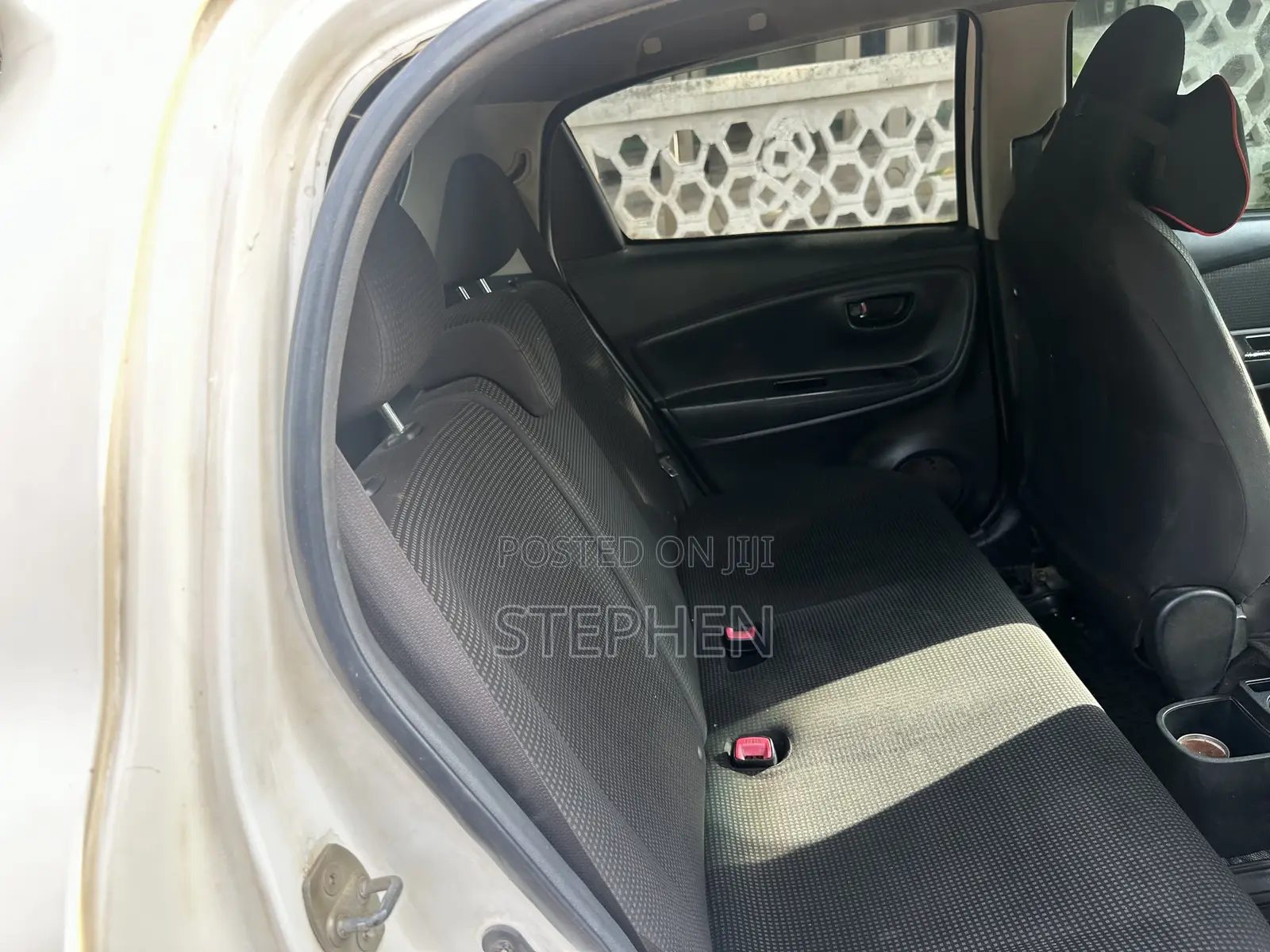 Toyota Vitz 1.0 FWD 5dr 2014 White