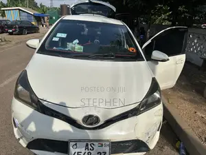 Toyota Vitz 1.0 FWD 5dr 2014 White