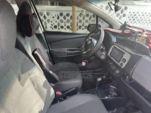 Toyota Vitz 1.0 FWD 5dr 2014 White