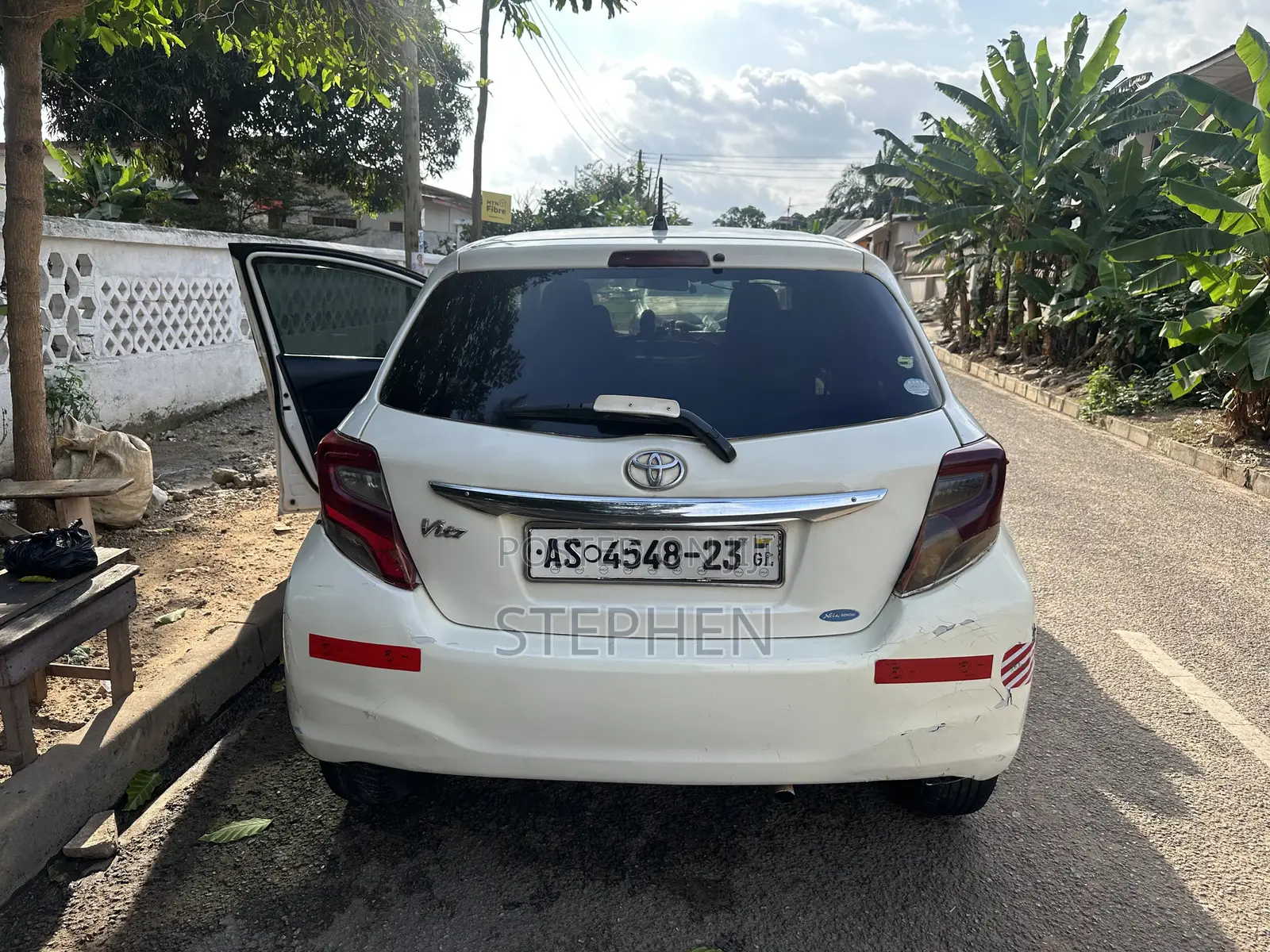 Toyota Vitz 1.0 FWD 5dr 2014 White