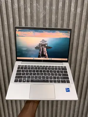 Laptop HP EliteBook 830 G8 8GB Intel Core i5 SSD 256GB
