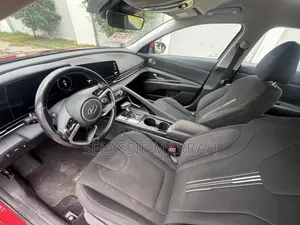Hyundai Elantra SE 2023 Red