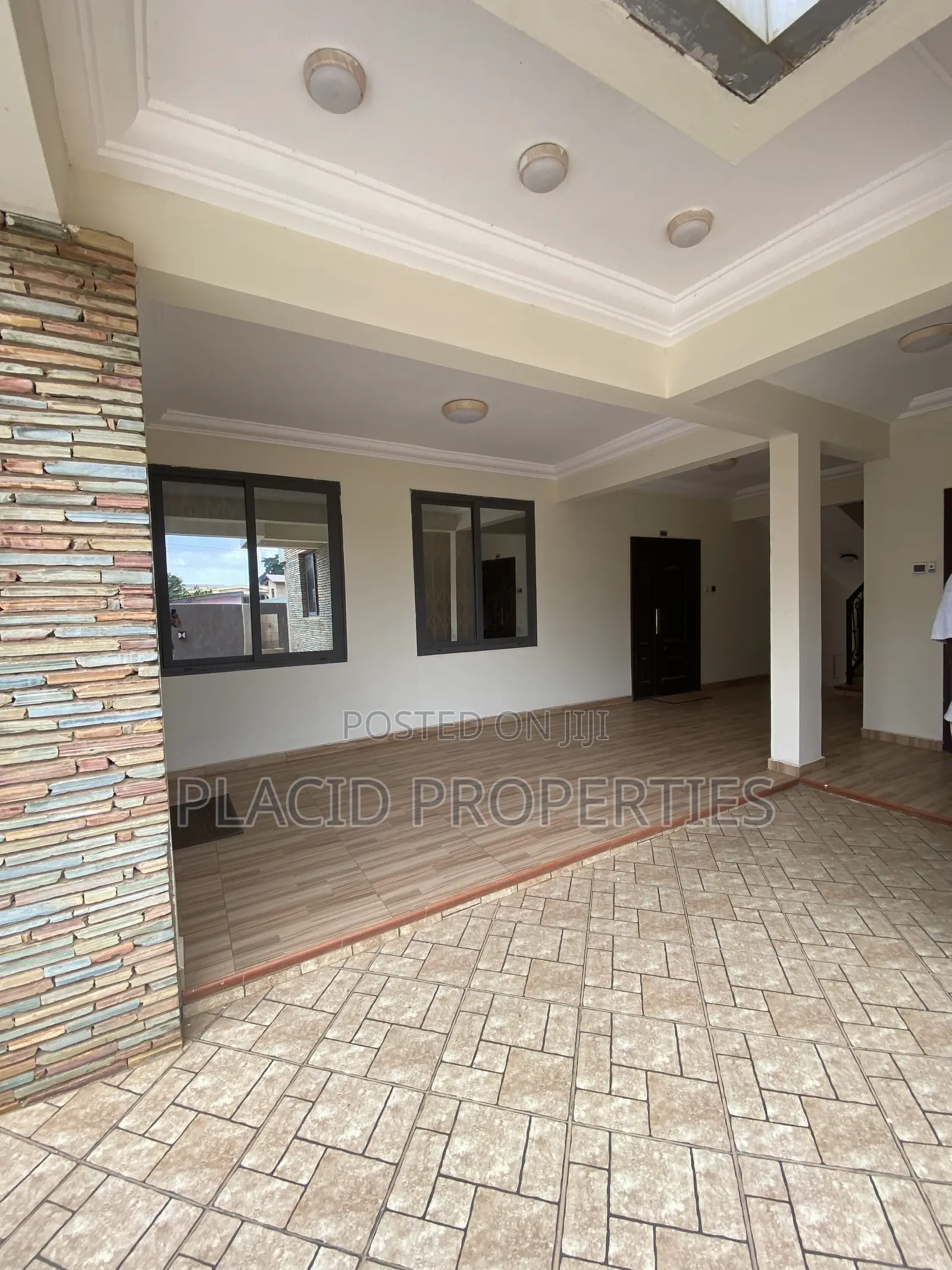 1bdrm Apartment in Ofankor Barrier for rent